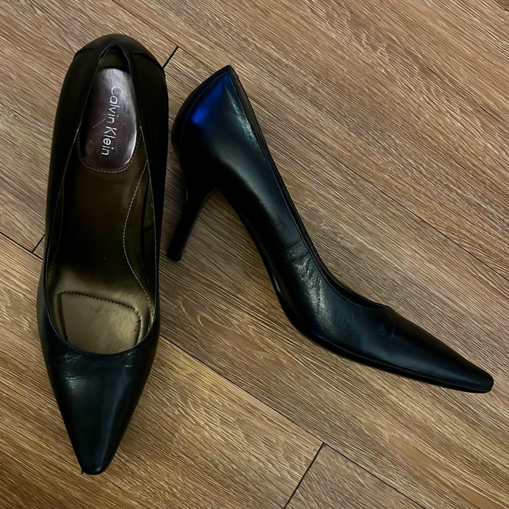 💙Navy Calvin Klein Heels💙